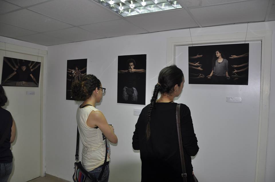 منتدى بلدنا الثقافي - حيفا يستضيف معرض الصور غرفة رقم 4: إعتقال الأطفال في القدس 